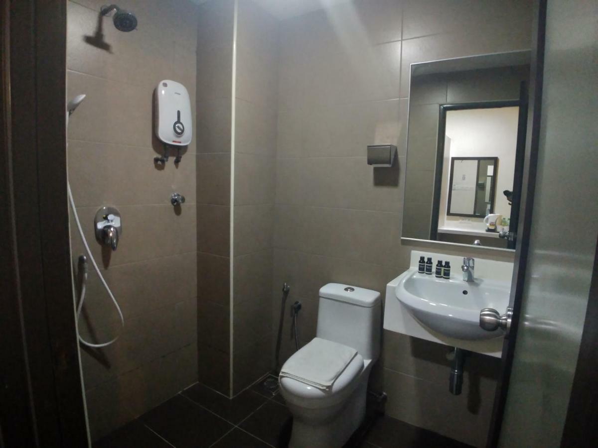 Hotel Westree Kl Sentral Куала Лумпур Екстериор снимка